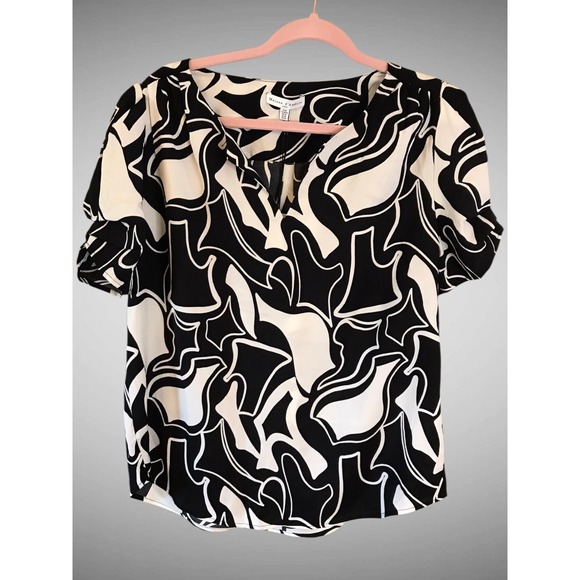 Anthropologie Tops - NWT Maison D'Amelie Anthropologie Women's Geometric V Neck Blouse Top‎ Size M